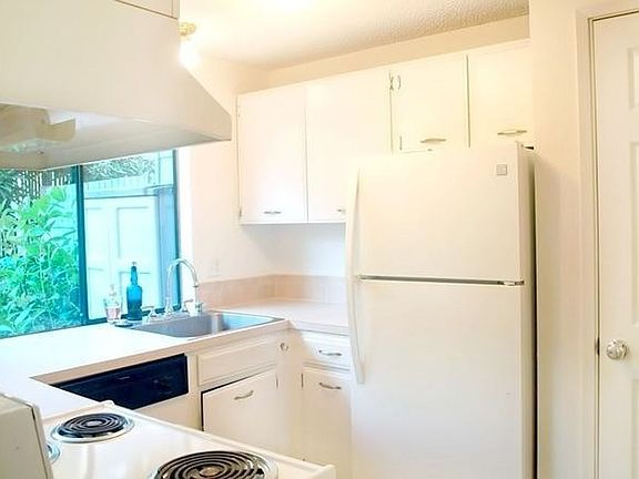 5th image of 5313 188th St SW #B7