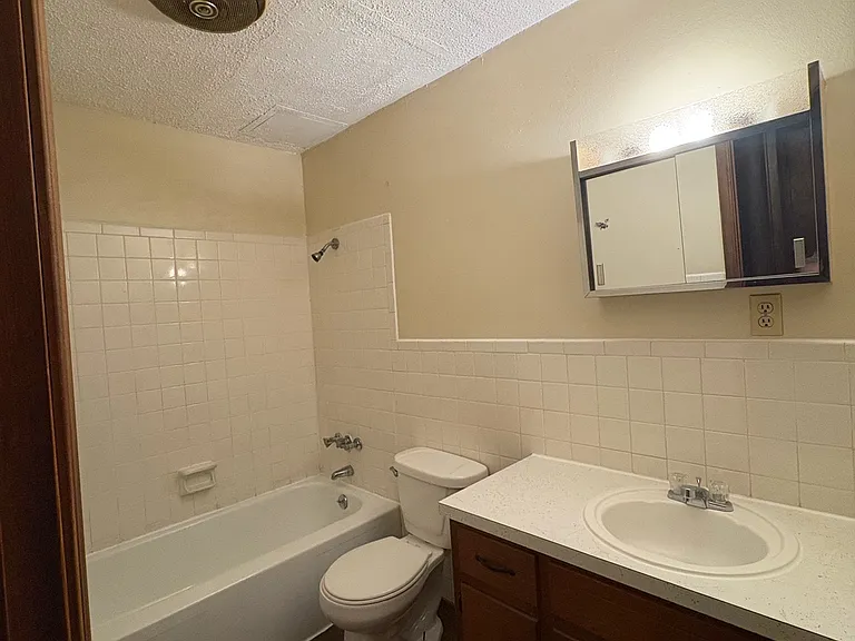 1007 Cedar St — Photo 13