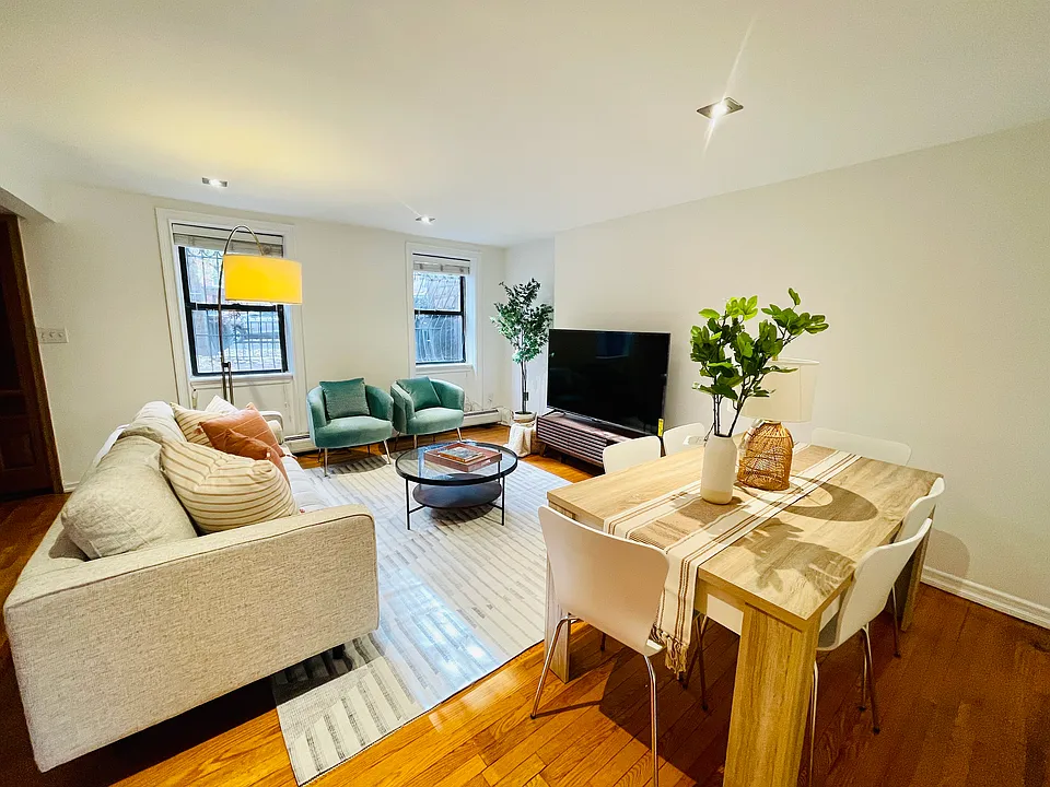 134 Wayne St #1