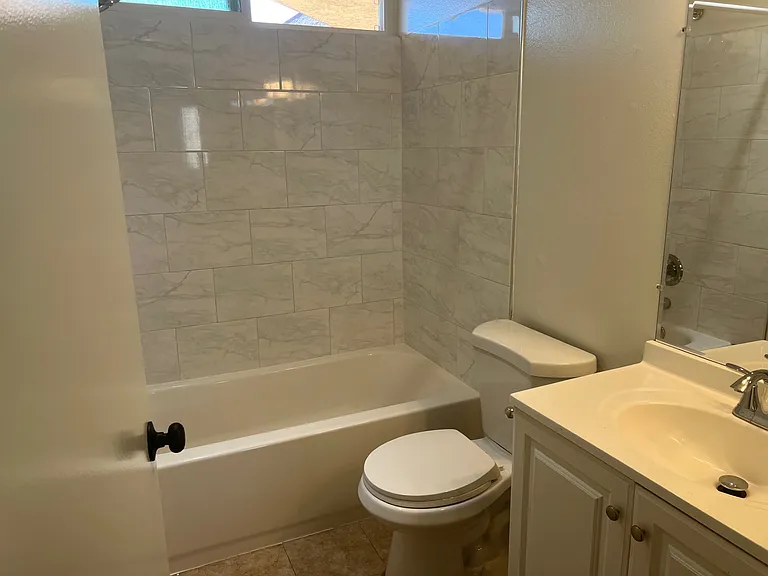 8520 Cedros — Photo 8