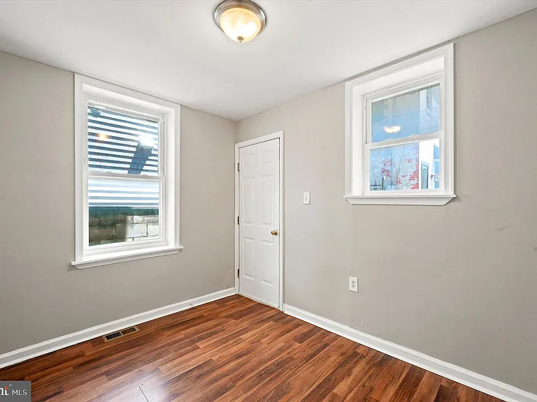 1241 S 8th St — Photo 12