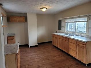 1749 S York St, Springfield, OH 45505