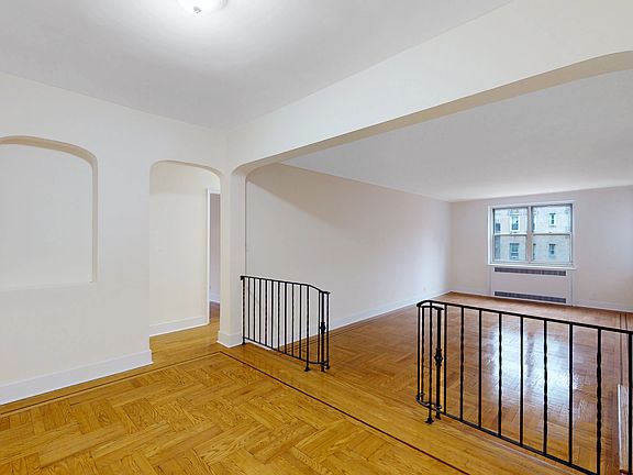 4th image of 661 Amsterdam Ave #5E
