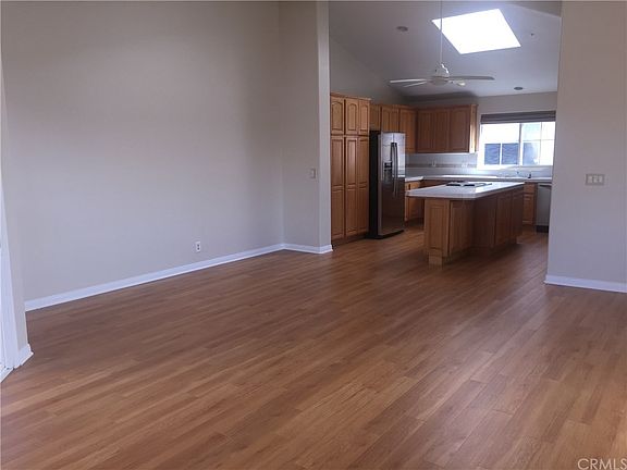 3rd image of 1521 Artesia Blvd #1