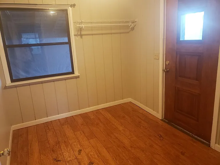 280 Shelly Ln — Photo 2