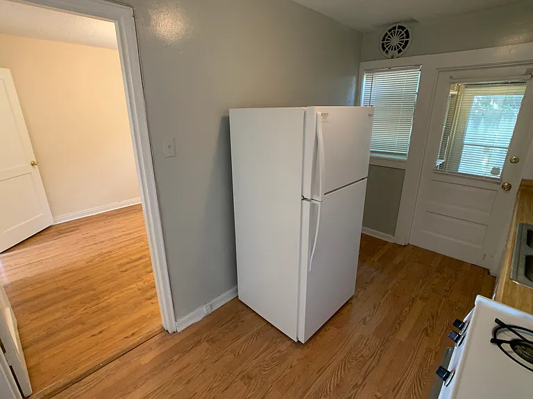 1683 Valley Ave — Photo 23