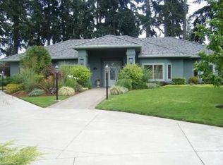 18 Larksmead Ln, Eugene, OR 97404