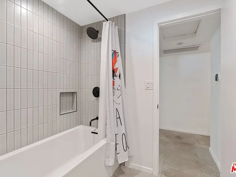 2820 Nichols Canyon Pl — Photo 31