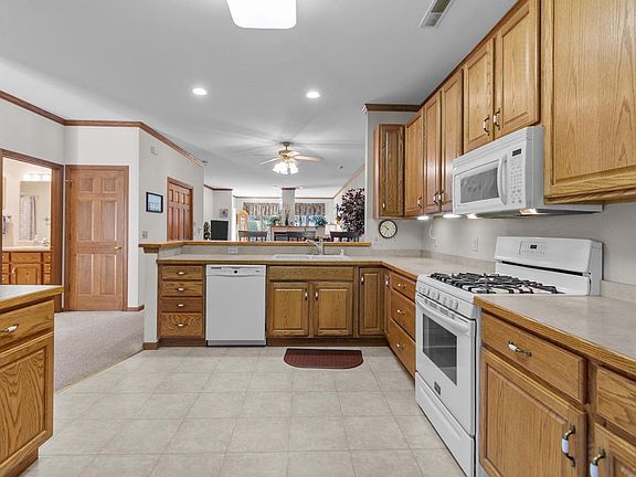 3rd image of 206 Potter ROAD #102