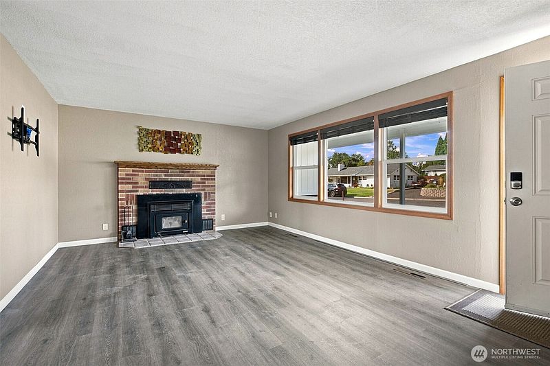 2nd image of 217 N 63rd Avenue