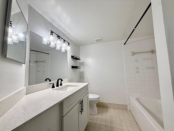 3rd image of 9633 Riverside Dr APT E2