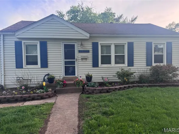 10338 Saint Henry Ln, Saint Ann, MO 63074