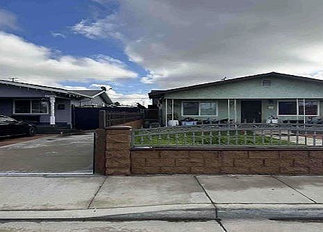 2nd image of 6212 Alamo Ave