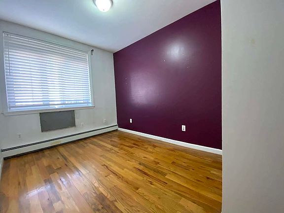 2nd image of 176 Knickerbocker Ave APT 1