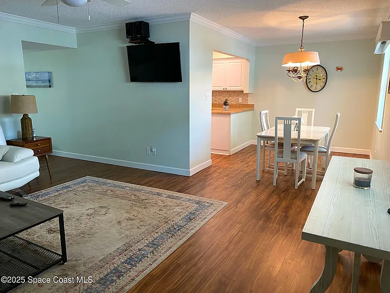 220 Cape Shores Cir #12-B — Photo 2