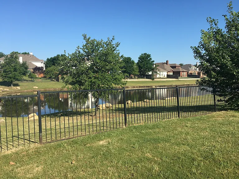 11405 Gloriosa Dr — Photo 3