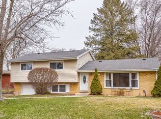 22W406 Tamarack Dr, Glen Ellyn, IL