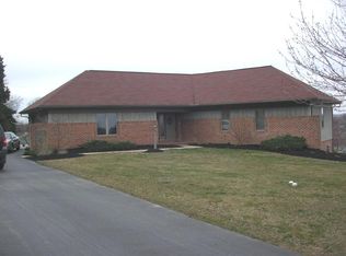 1221 Empire Cir, Lancaster, PA 17601