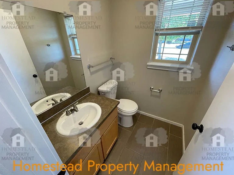 479 Broad St S — Photo 10