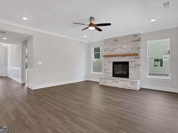 7th image of this home