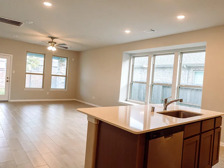27015 Bel Air Point Ln — Photo 11