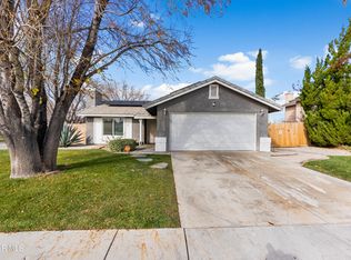 2643 W Newgrove St, Lancaster, CA 93536