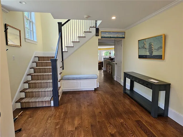 209 Coggeshall Ave — Photo 8