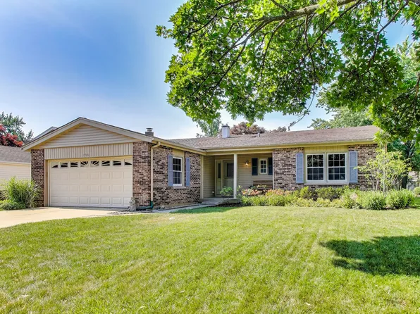 709 Carriageway Dr, Buffalo Grove, IL 60089