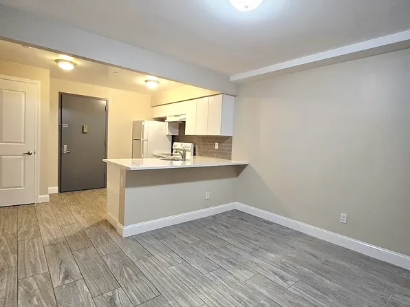 5612 Van Cleef St APT 4R, Corona, NY 11368