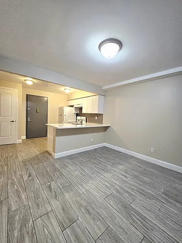 5612 Van Cleef St #4R Photo 1