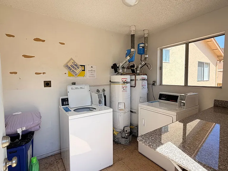 974 Merritt Dr #10 — Photo 13