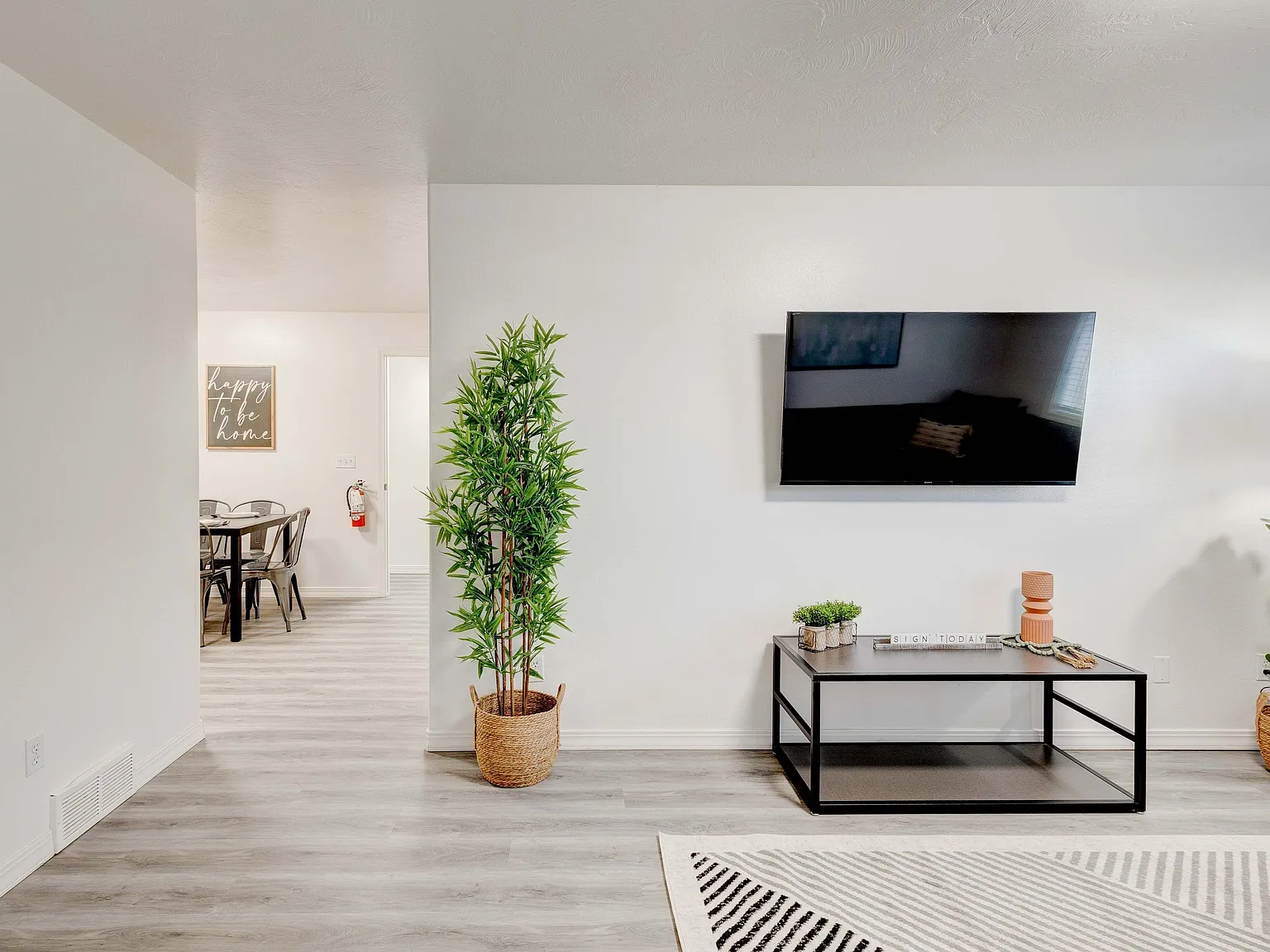 Camden Apartments — Photo 4