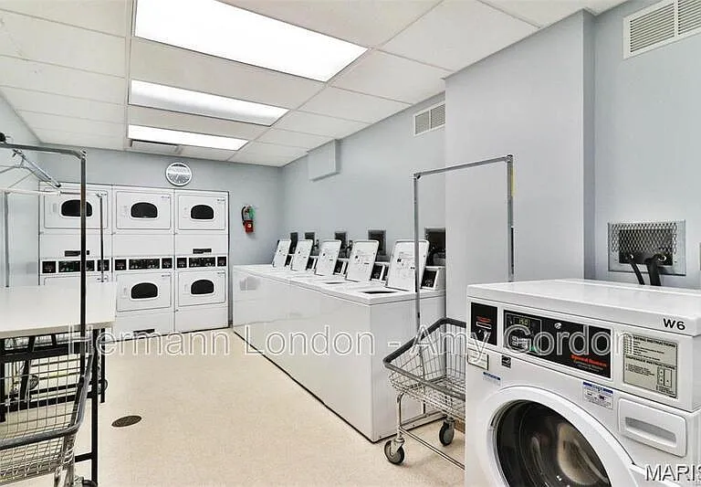 4501 Lindell Blvd #12E — Photo 19