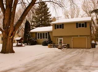 1240 Valley Rd, Oshkosh, WI 54904