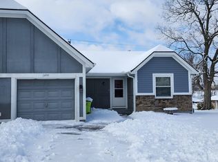 2400 Pearson Cir, Harrisonville, MO 64701