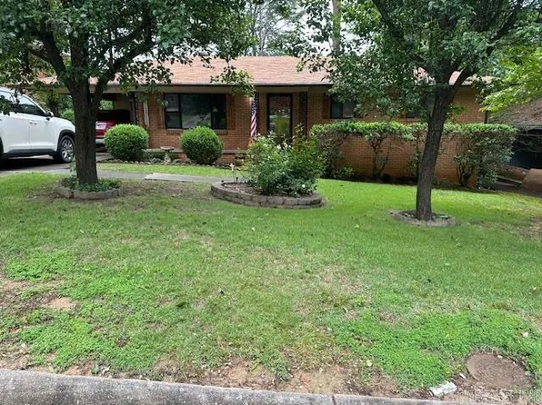 13 Holly Hill Rd, Little Rock, AR 72204