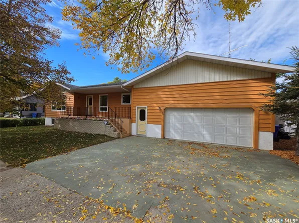125 Mainprize Street, Midale, SK S0C 1S0