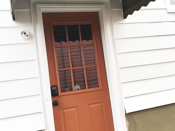 5th image of 905 Ivy St SE
