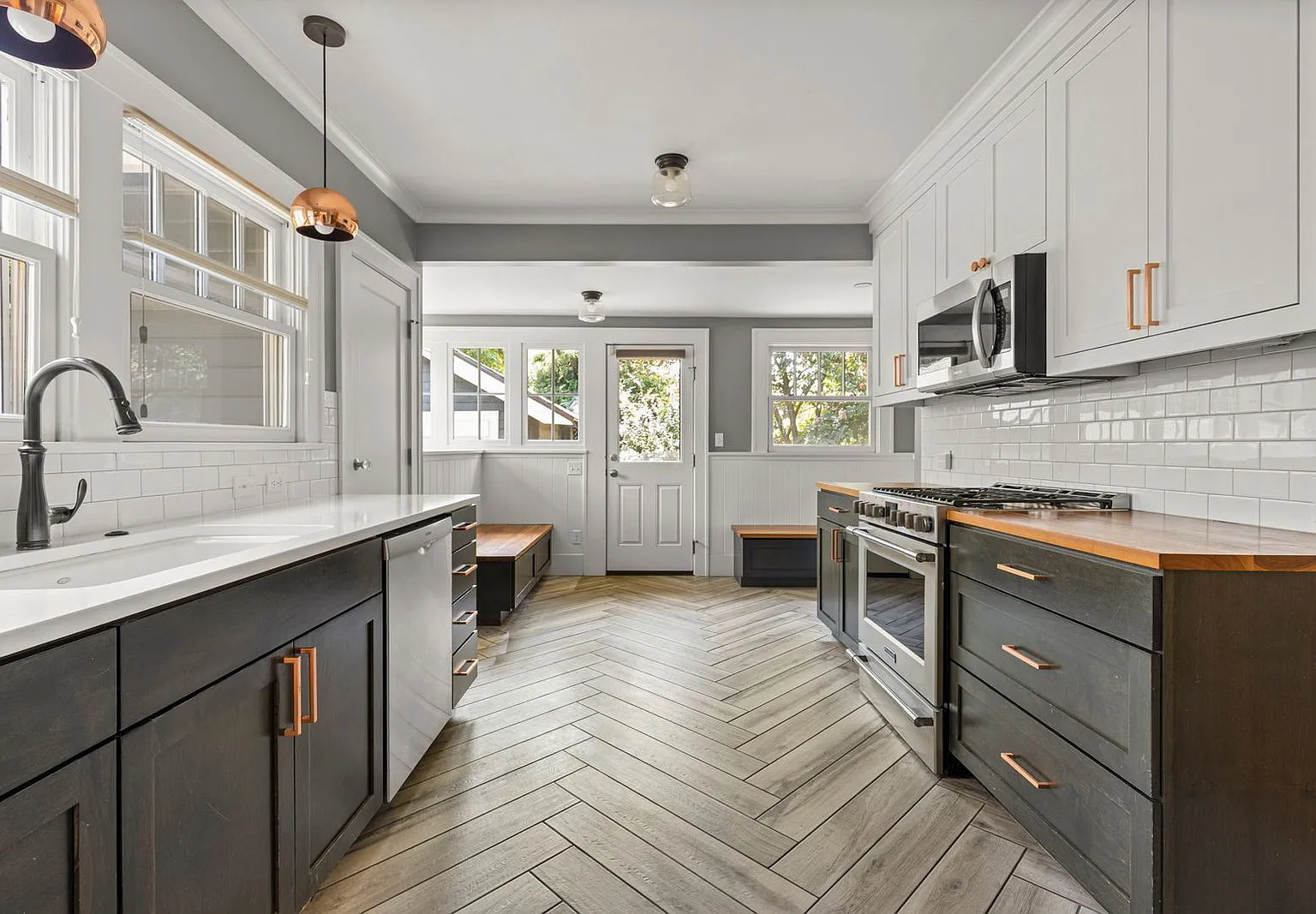 4 bed, 2.0 bath, 3214 sqft, $4,745 — Photo 3