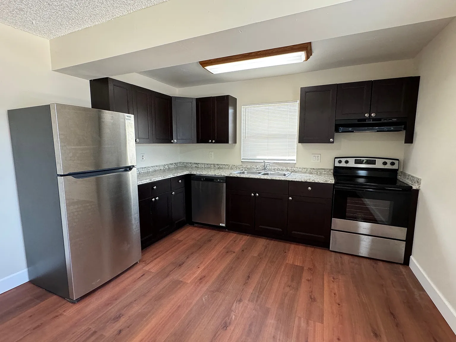 3 bed, 1150 sqft, $2,350 — Photo 1