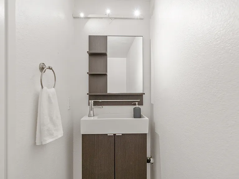 2310 N Fairview St #210 — Photo 13