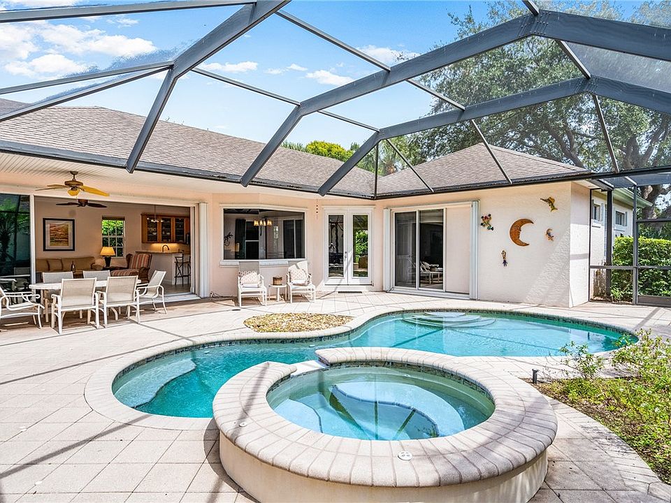 1st image of 254 Oak Hammock Cir SW