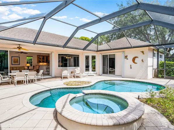 254 Oak Hammock Cir SW, Vero Beach, FL 32962