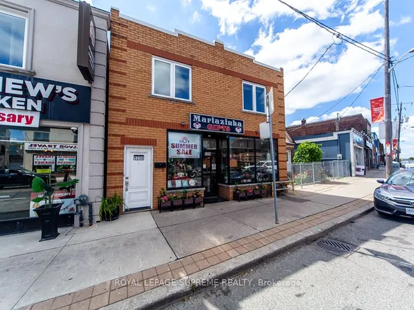 529 Rogers Rd, Toronto, ON M6M 1B4