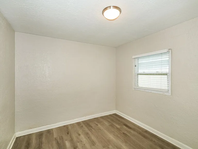 1809 E Sitka St — Photo 13