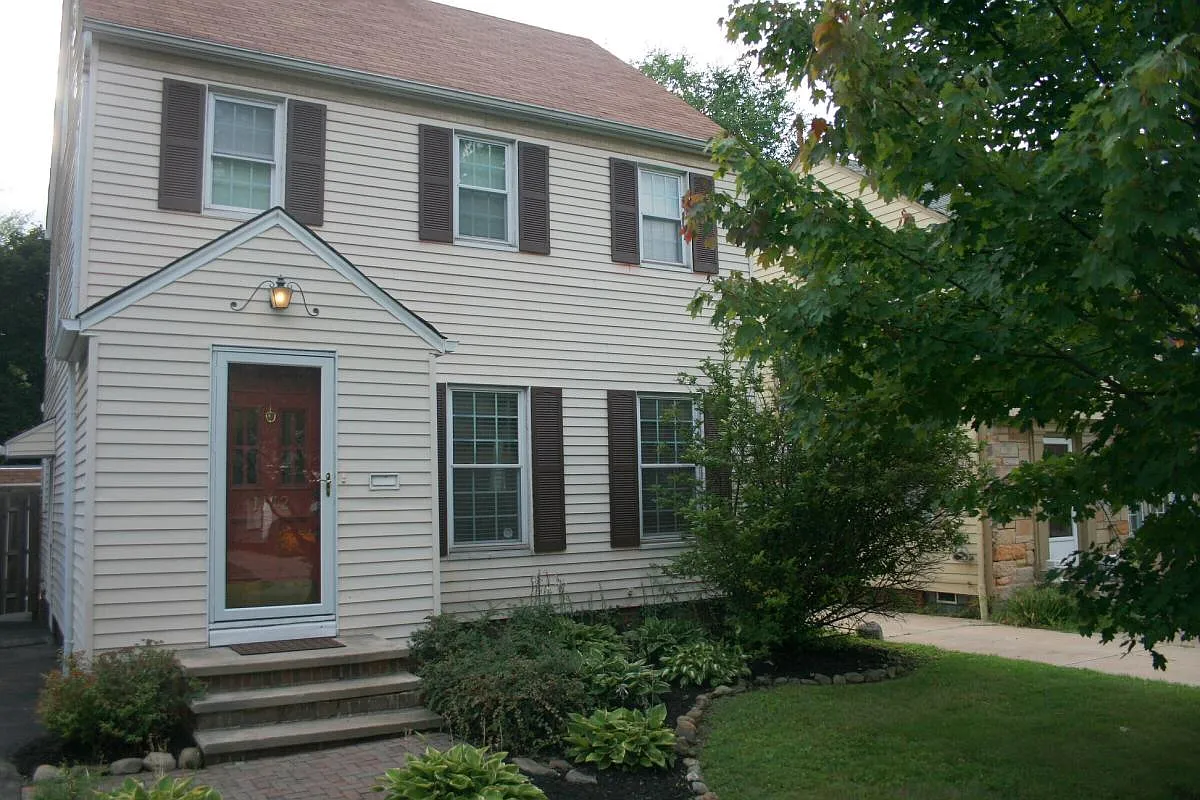 1172 Oxford Rd photo 1