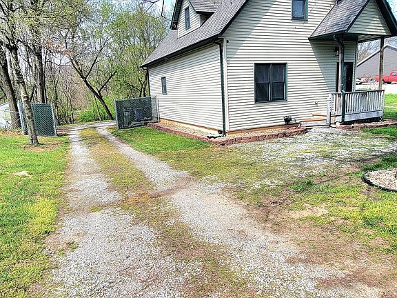 2nd image of 2538 Vanderburg St