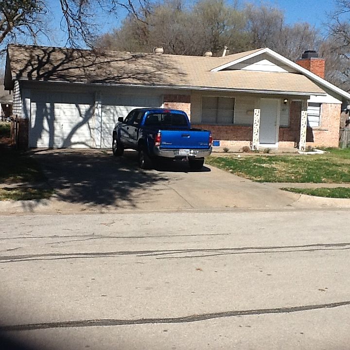1st image of 817 E Mustang St
