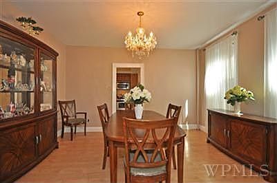 4th image of 2037 Powell Ave