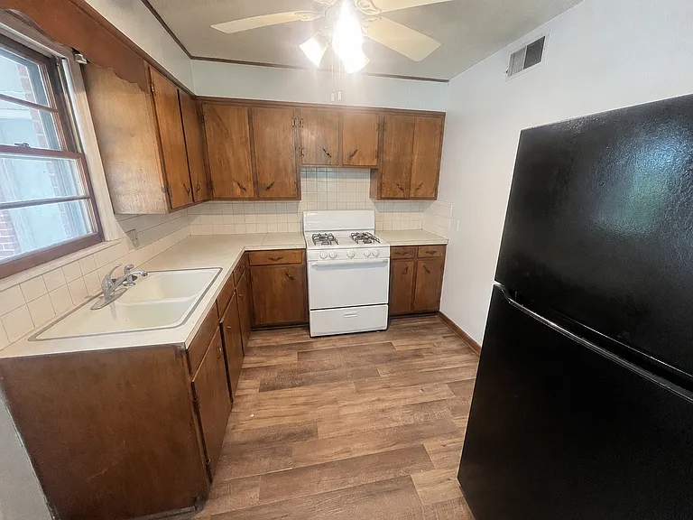 730 E Culton St #4 — Photo 3